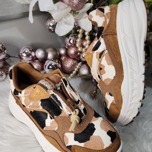 UGG Women's CA805 Zip WILD THANG Animal Print Sneaker size8